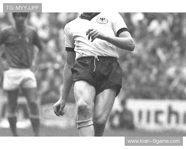 足球球星因扔啤酒瓶引发争议 社交媒体热议场面背后的真相